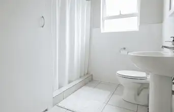 Featured large news: A cortina de banheiro que virou tendência porque não acumula limo e seca em minutos