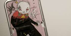 Exposição com arte de rua em cartaz