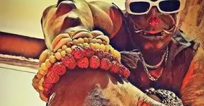 Diabão transforma a própria mão em uma garra e resultado o satisfaz