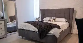 Espelho na parede: aliado da decoração ou vilão do descanso?