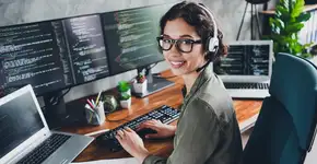 Brasileiros intensificam busca por cursos de programação