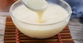 Leite condensado com 3 ingredientes? Sim, é real e fica pronto num piscar de olhos