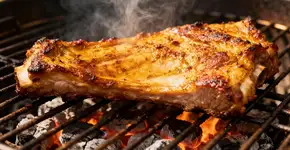 Qual a melhor parte do porco para cozinhar: A carne fica suculenta, macia e aromática