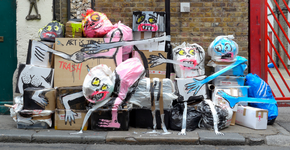 Espanhol faz intervenções com lixo encontrado nas ruas