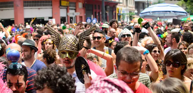 Carnaval na Zona Sul: blocos se espalham pelas ruas da região no dia 14