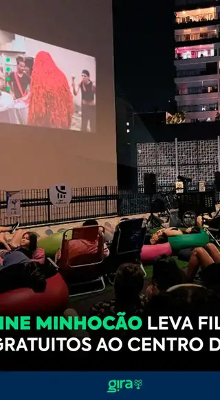 🎬✨ A rua vira sala de cinema! O Elevado João...