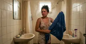 Demorei muito para entender por que a toalha não deve ser guardada ainda úmida no banheiro.