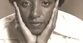 Leci Brandão: a soldada do samba que reconhece os seus