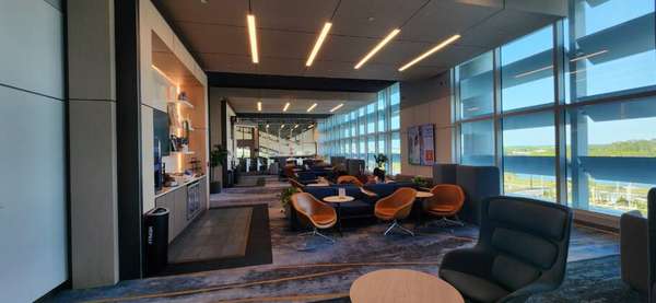 A sala Vip da Brightline na estação de Orlando