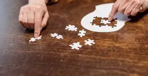 Alzheimer precoce: sintomas da doença que podem surgir aos 40 anos