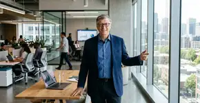 Bill Gates: Eu escolho uma pessoa preguiçosa para um trabalho difícil porque ela encontrará uma maneira fácil de realizá-lo