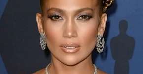 Diretor assediou Jennifer Lopez pedindo para ela tirar a blusa em set