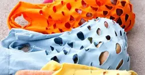 Faça uma ecobag estilosa com uma camiseta velha