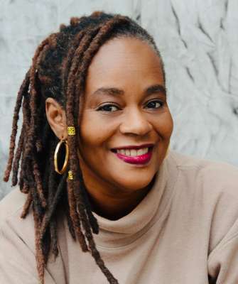 A jornalista e escritora Eliana Alves Cruz