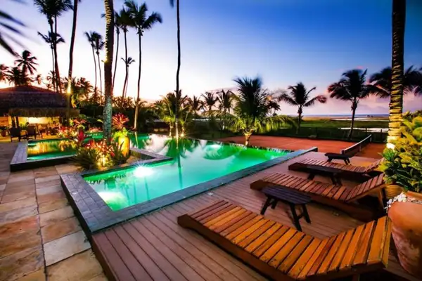 A bela piscina do Bangalô Kauli Seadi Eco-Resort