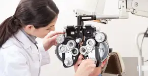 Olhos revelam possíveis sintomas precoces de demência