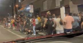 Aglomeração e bares lotados marcam 1ª sexta sem restrições em SP