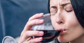 Você deve parar de beber álcool nesta idade