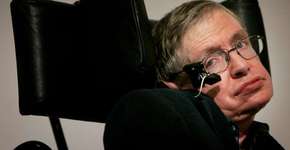 Stephen Hawking morre aos 76 anos
