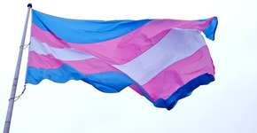 Transexuais e travestis podem incluir nome social no título