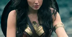 Petição quer Mulher-Maravilha apresentada como bissexual