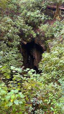 Abismo Anhumas tem descida de 72 metros para dentro da caverna, com rapel elétrico