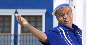 Aos 87 anos, Monarco celebra a vida e se prepara para live