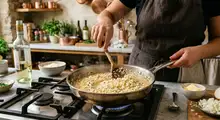 Featured side: Os chefs italianos concordam: “Para fazer risoto perfeito, o que você precisa é refogá-lo em manteiga, cebola e vinho branco.”
