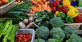 Frutas e verduras da estação que garantem sabor e economia