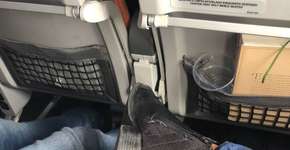 Repórter mostra como se livrar de homem sentado com perna aberta