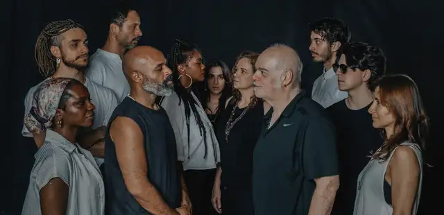 Espetáculo ‘As Armas Milagrosas: seis personagens à procura da existência’