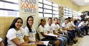 Walmart seleciona 300 jovens para Escola Social do Varejo