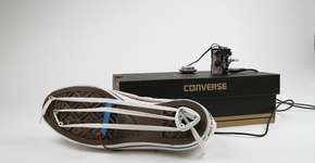 Com tecnologia básica, tênis viram instrumentos musicais