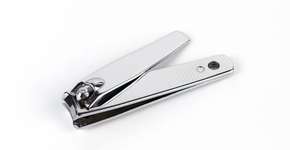 Você sabe para que serve o furo do cortador de unhas?