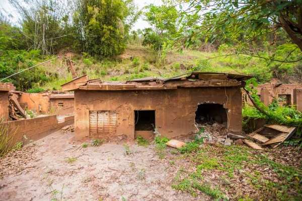 Casa do irmão de Dona Geralda depois da lama