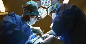 Homem foi ao médico com dor de cabeça e descobriu parasita raro no cérebro