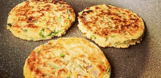 Hambúrguer de grão-de-bico com uma textura inexplicavelmente gostosa