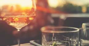 Aprenda a fazer dois drinques refrescantes com vinhos