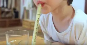 Canudo reutilizável é feito de vidro especial de laboratório