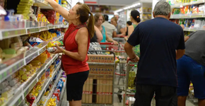 Nem carne nem azeite: 4 produtos que ficaram mais caros no supermercado