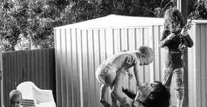 ‘Vamos elogiar umas às outras’, mãe sobre julgamentos e críticas