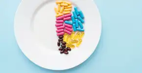 Como a deficiência de vitaminas pode causar queda de cabelo