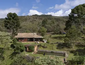 Viagem: Refúgio na Serra da Bocaina recebe residência de cerâmica