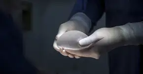 Anvisa recolhe lotes de prótese de silicone fabricados na China