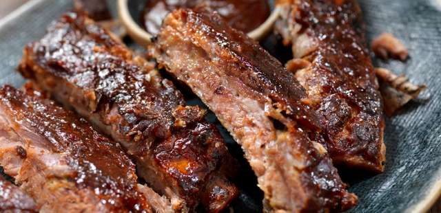 Costelinha com molho barbecue: uma explosão de sabor