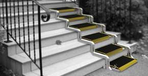 Designer cria escada  que torna-se rampa para cadeirantes