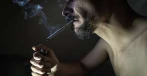 Conheça os sinais da dependência química e como buscar ajuda