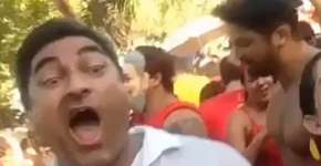 Zeca Camargo ‘pira’ ao som de Nirvana no Carnaval de Olinda