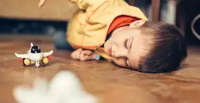 ‘Meu filho não sabe brincar sozinho’: o que isso pode significar?