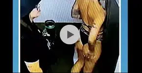 Jovem recebe advertência de síndica do prédio por usar maiô no Carnaval